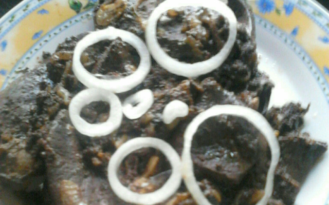 Bife de fígado acebolado