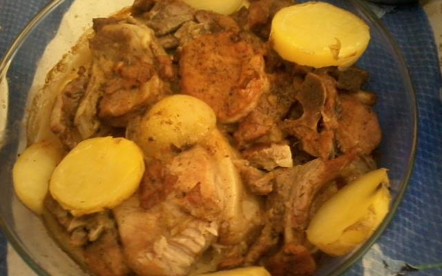 Bisteca assada com batatas