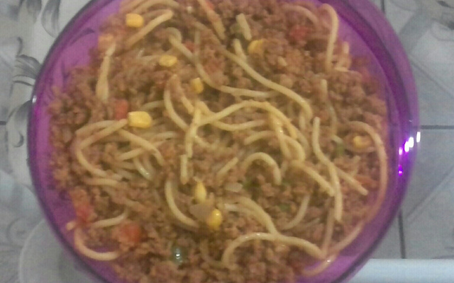 Macarrão com carne moída