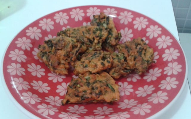 Bolinho de brócolis com parmesão