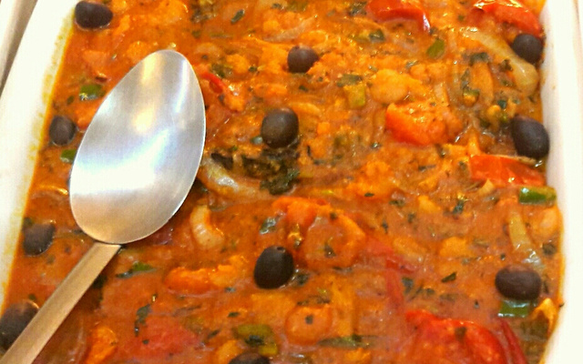 Cação trampé dans la sauce de crevettes (Cação ao molho de camarão)