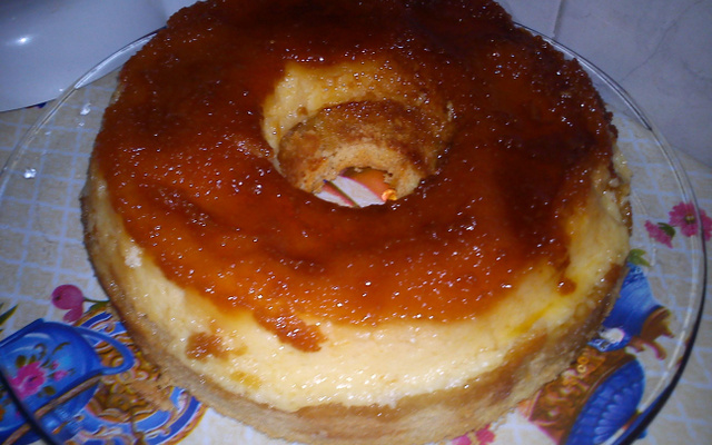 Bolo com pudim cremoso