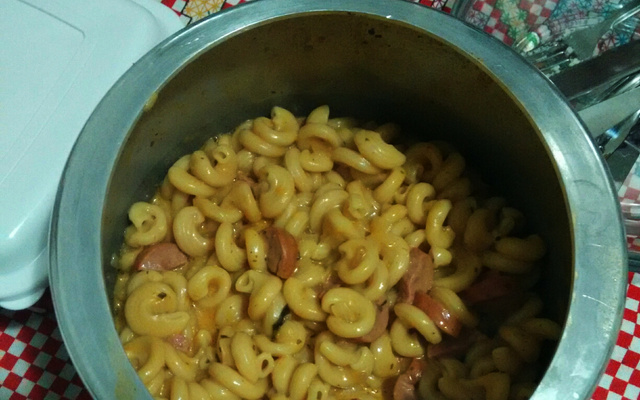 Macarrão com salsicha na panela de pressão