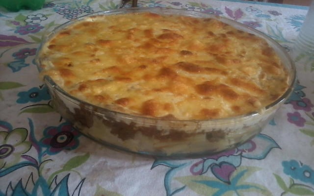 Macarrão ao molho branco e vermelho