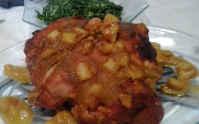 Costela suína ao molho de abacaxi