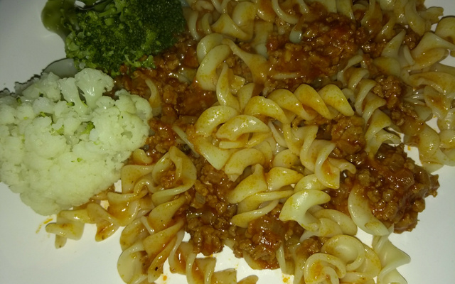 Macarrão com carne moída