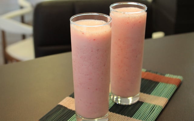 Suco de morango com leite