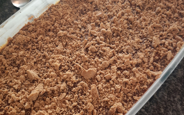 Torta de bolachinha com paçoca