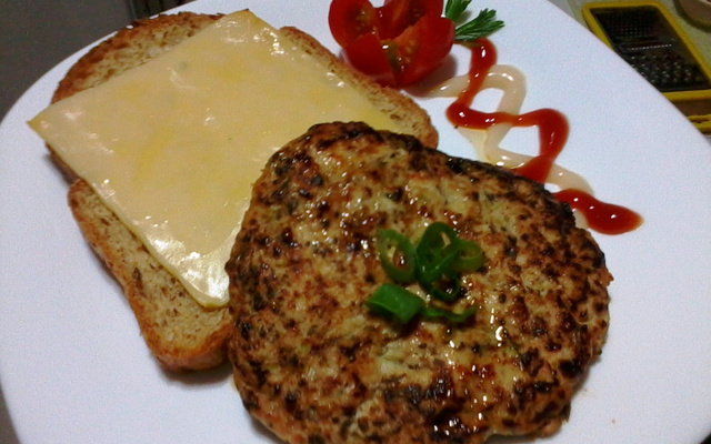 Hambúrguer de frango sem glúten