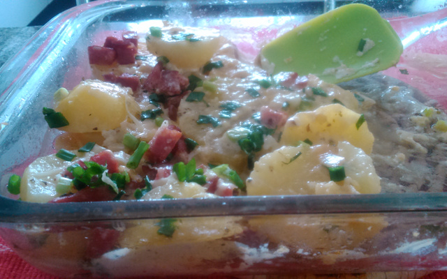 Batatas gratinadas com calabresa