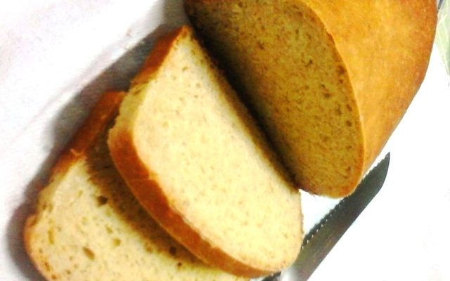 Pão caseiro com iogurte de coco