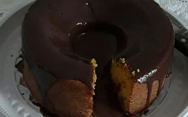 Bolo vulcão de cenoura com chocolate