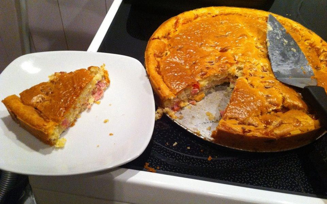 Torta salgada de presunto e queijo