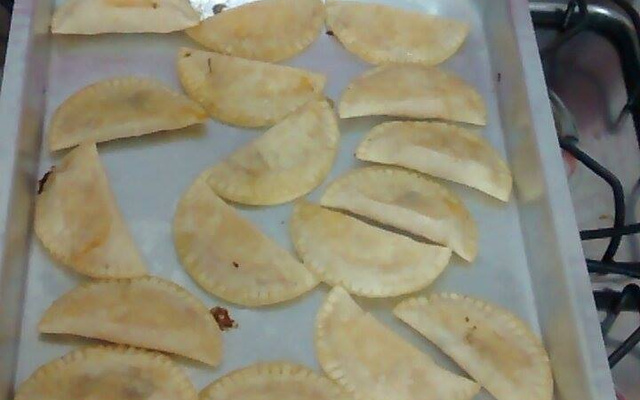 Pastel assado feito com massa de fritar