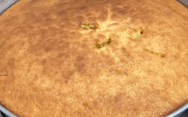 Bolo de laranja molhadinho