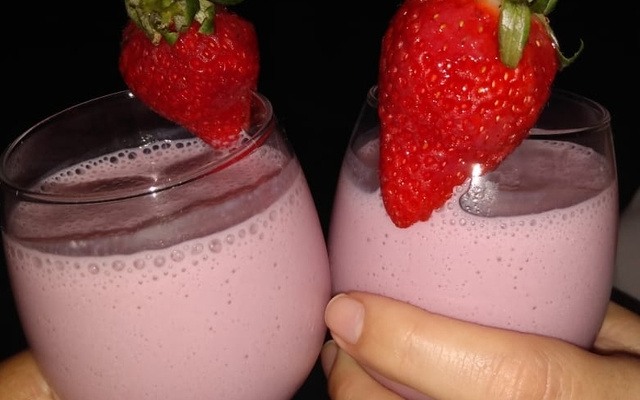 Batida de morango com vinho