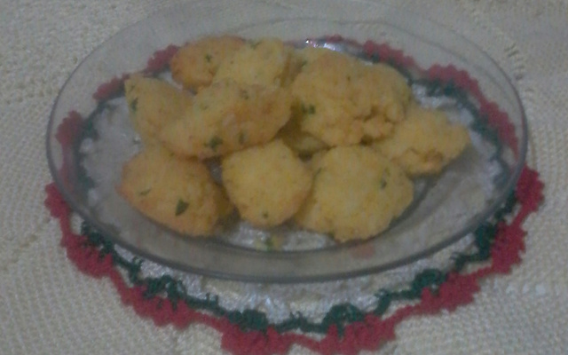 Bolinho de arroz com fubá sem ovos