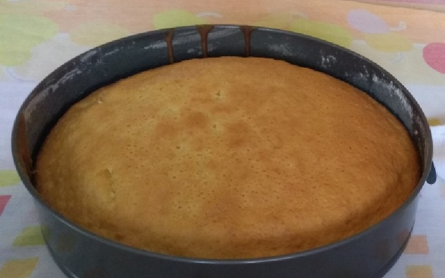 Bolo pão de ló simples