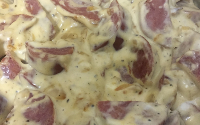 Calabresa ao molho de requeijão