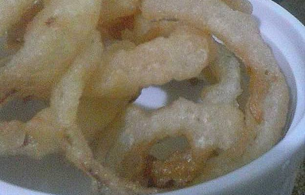 Anel de cebola empanado