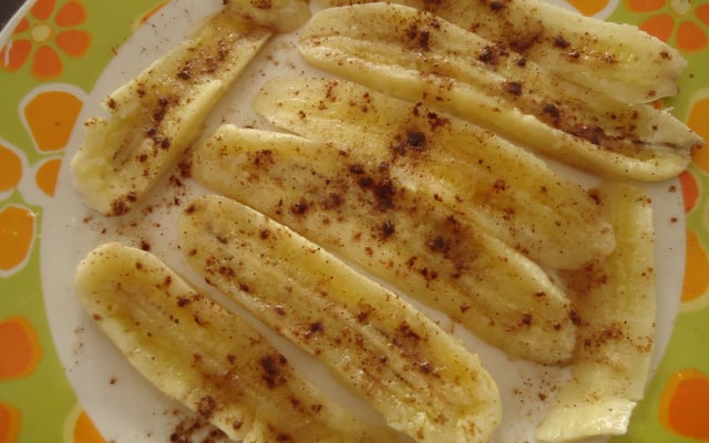 Banana como canela no micro-ondas