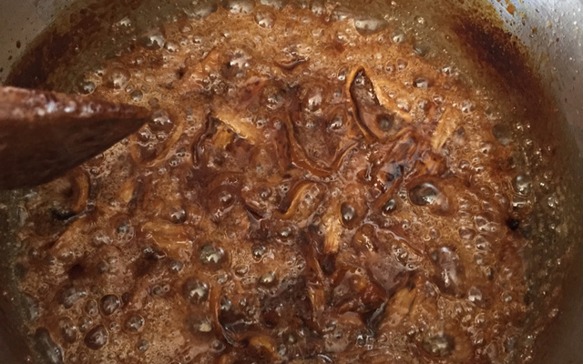 Brigadeiro de casca de banana