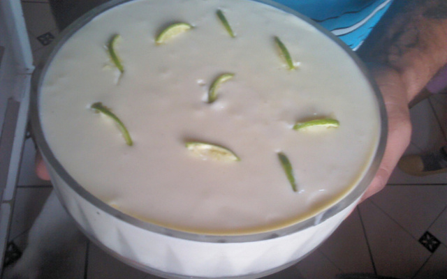 Mousse de limão feito à mão