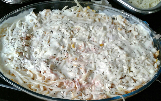 Macarrão cozido e assado