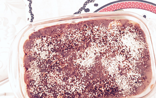 Pavê de creme de avelã e bombom