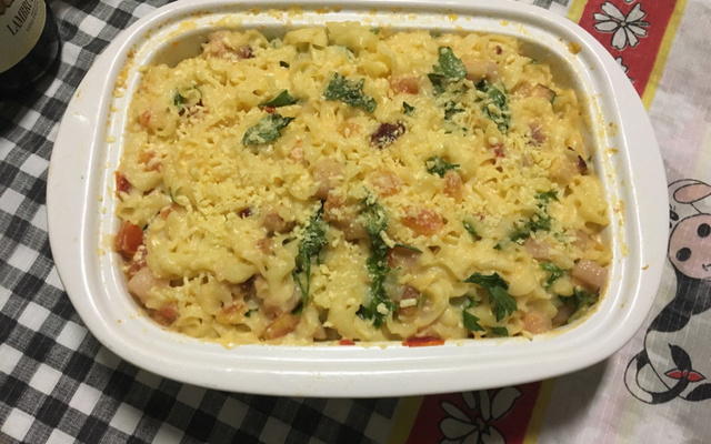 Macarrão ao forno com bacon e mussarela