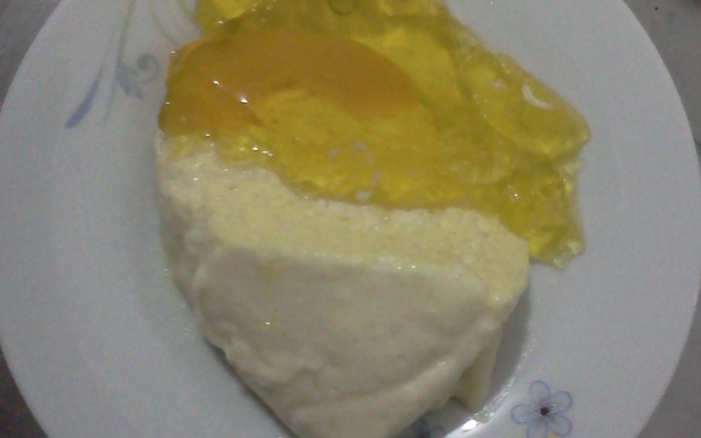 Mousse de pêssego com gelatina