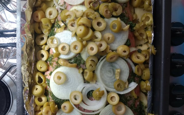 Salmão assado com batata