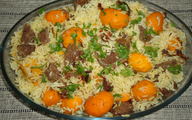 Arroz com pequi e carne de sol