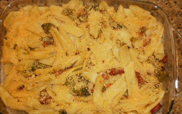 Macarrão especial com brócolis e bacon