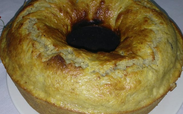 Bolo de banana com canela e castanhas
