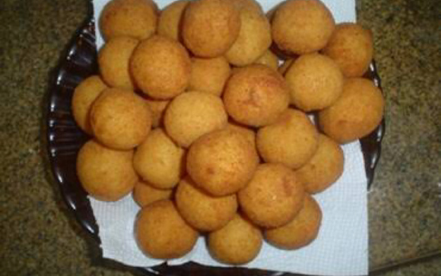 Bolinha de queijo fácil