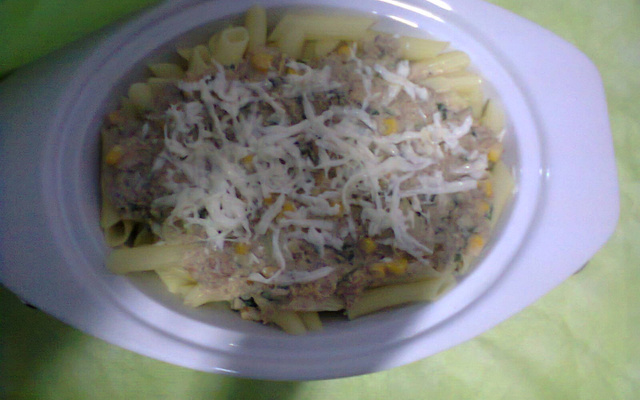 Penne com molho de atum