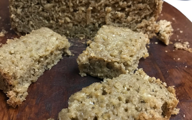 Pão de granola na máquina de pão