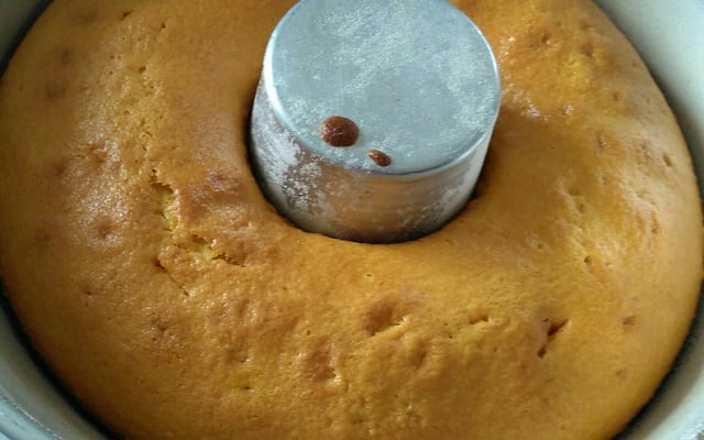 Bolo de cenoura sem ovos e com leite de soja