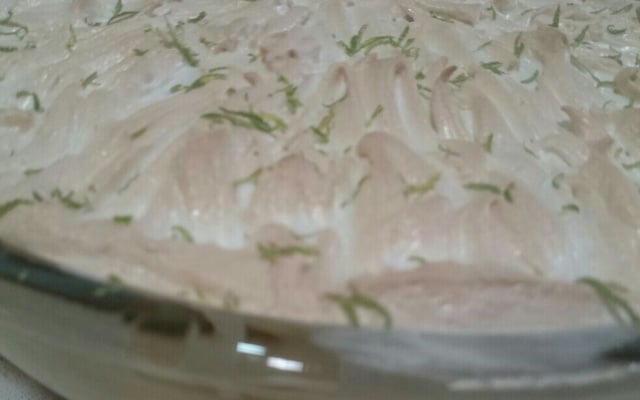 Doce de banana com creme e suspiro