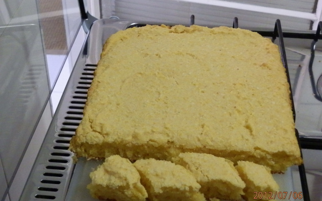 Bolo de farinha de tapioca com milho