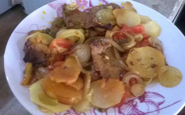 Bife simples com verduras da Adelina