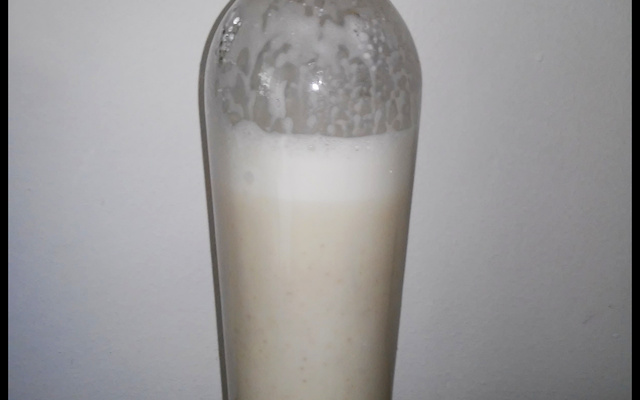 Leite de amêndoas vegano