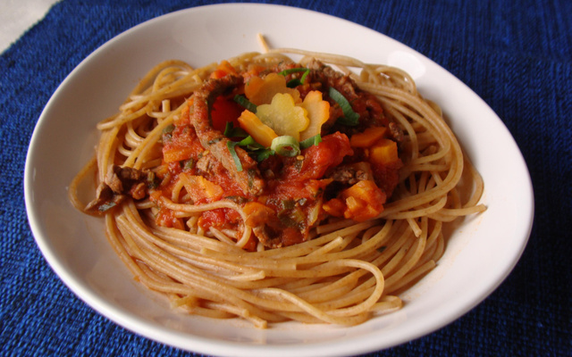 Espaguete com carne e cenoura da Abima