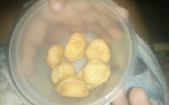 Salgadinho de queijo ralado (desmancha na boca)