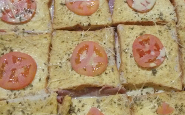 Torta misto quente de pão de fôrma