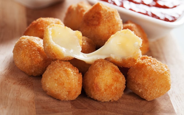 Bolinha de queijo apenas 3 ingredientes