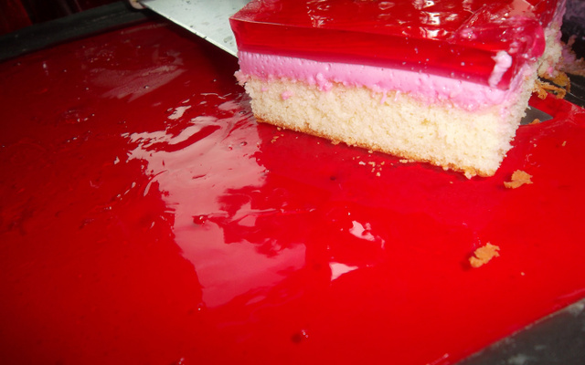 Bolo gelatinado de morango