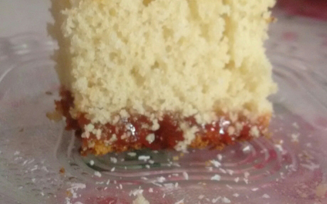 Bolo simples com goibada