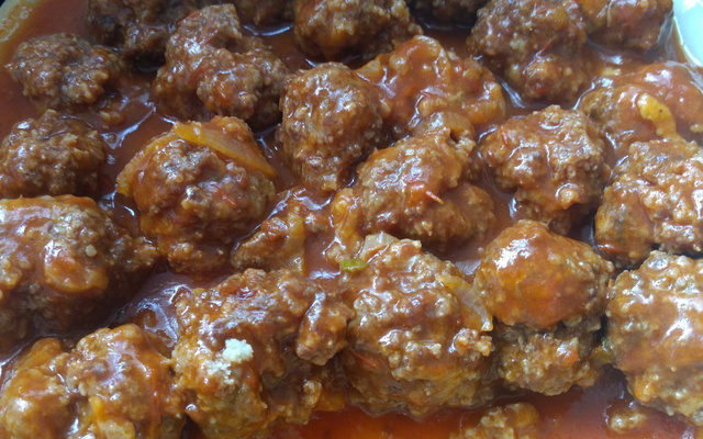 Polenta com almôndegas